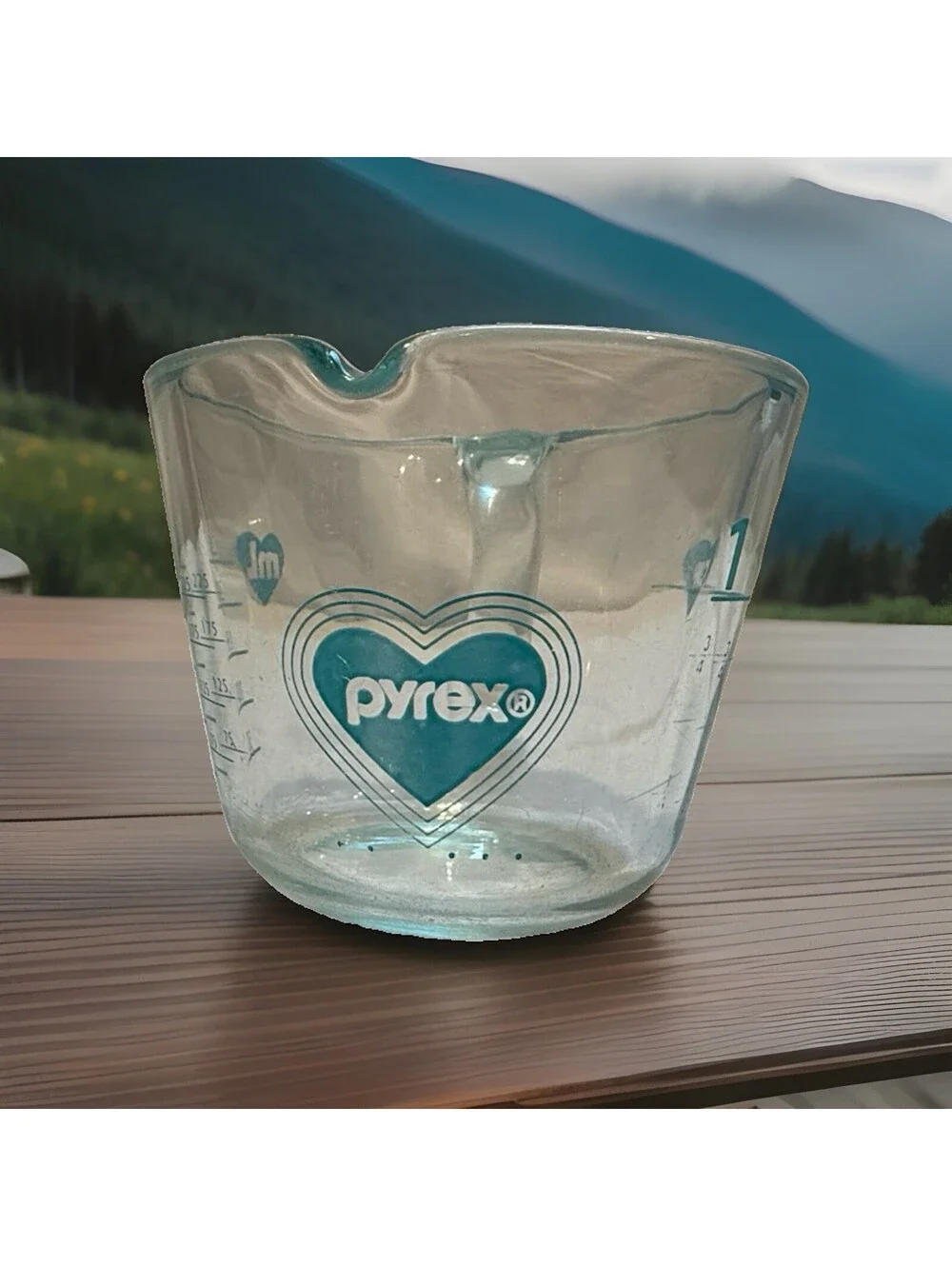 Pyrex Glass Measuring Cup Turquoise Blue Heart 1 Cup 250 ml Discontinued Rare